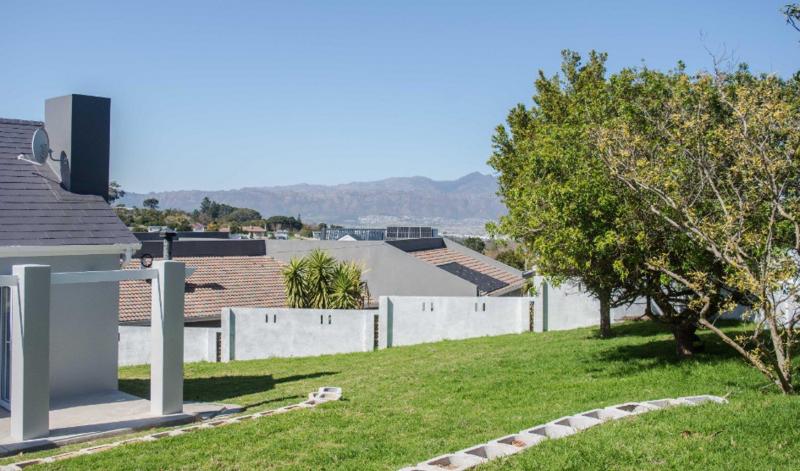 3 Bedroom Property for Sale in Heldervue Western Cape